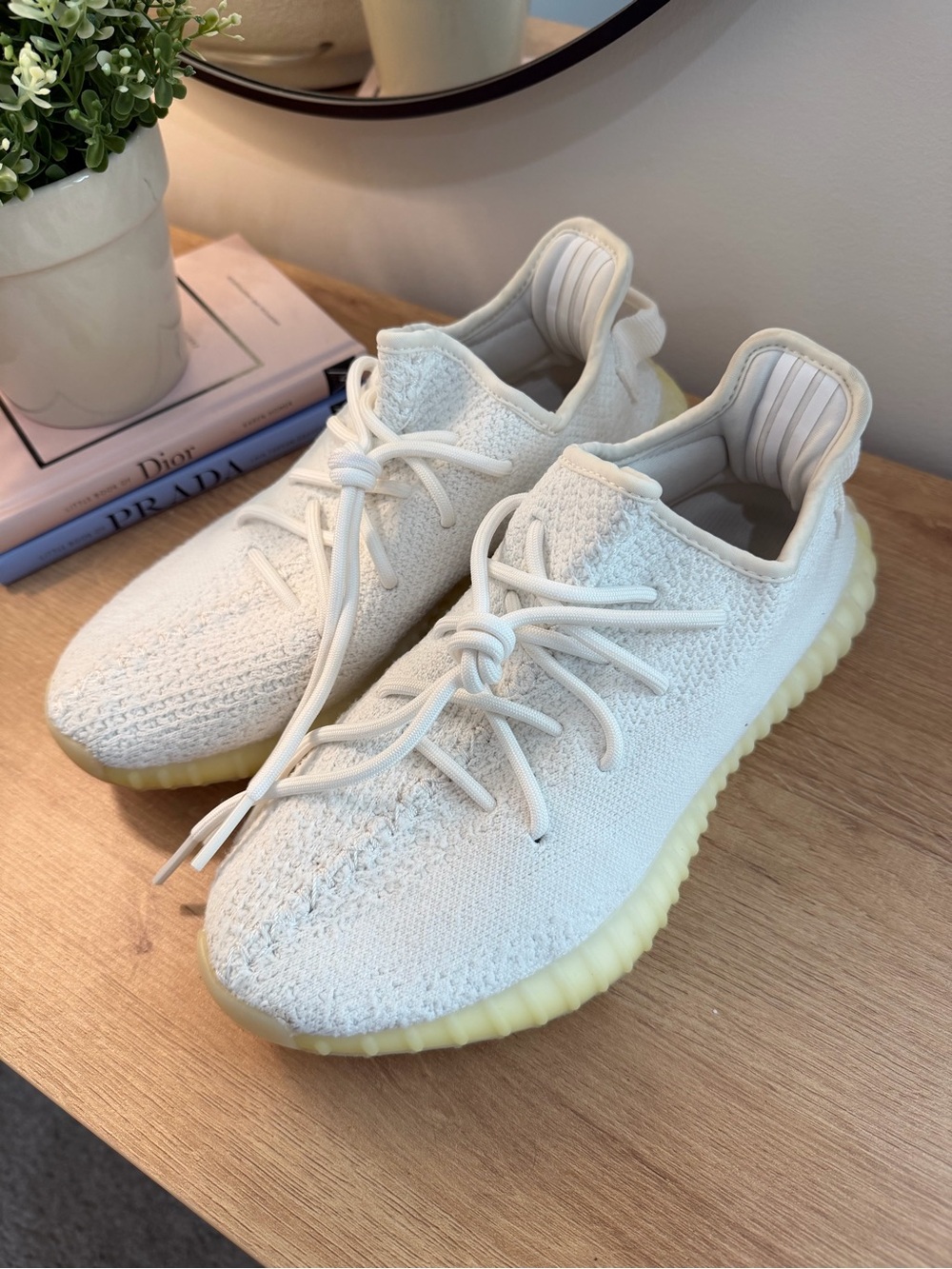Adidas Yeezy Boost 350 V2 white/cream sneakers
